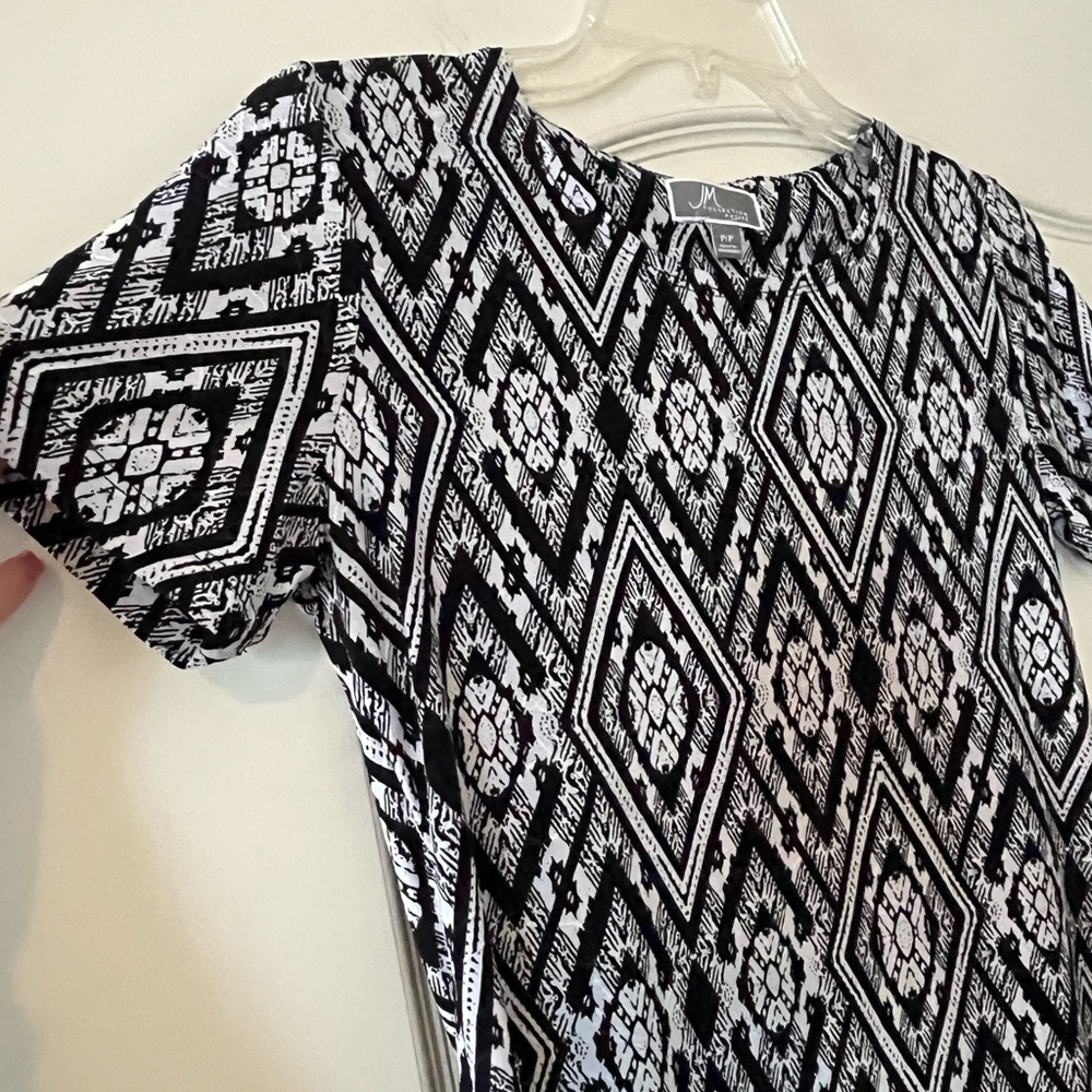 JM Collection Petite Black and White Graphic Textured Blouse Size XS - Picture 5 of 10